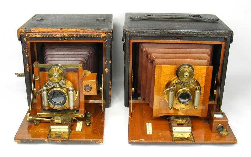 Image of No 4 Folding Kodak alongside the No 5 Folding Kodak