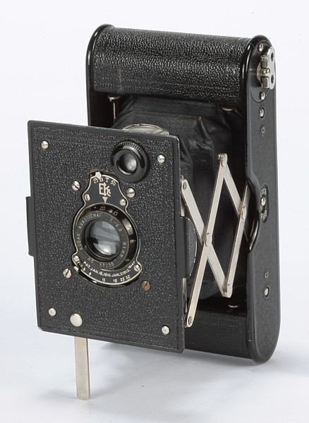 Image of Vest Pocket Autographic Kodak Special Camera with focussing Anastigmat lens (f6.9)