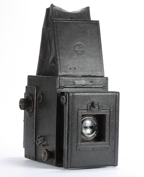 Image of Thornton-Pickard Ruby De Luxe SLR Camera